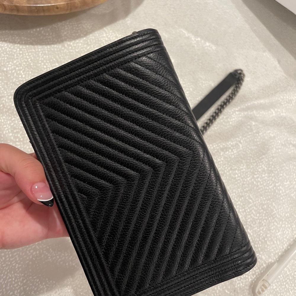 Chanel wallet on chain